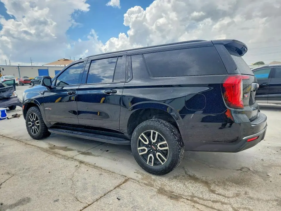 2024 GMC YUKON XL K1500 AT4  