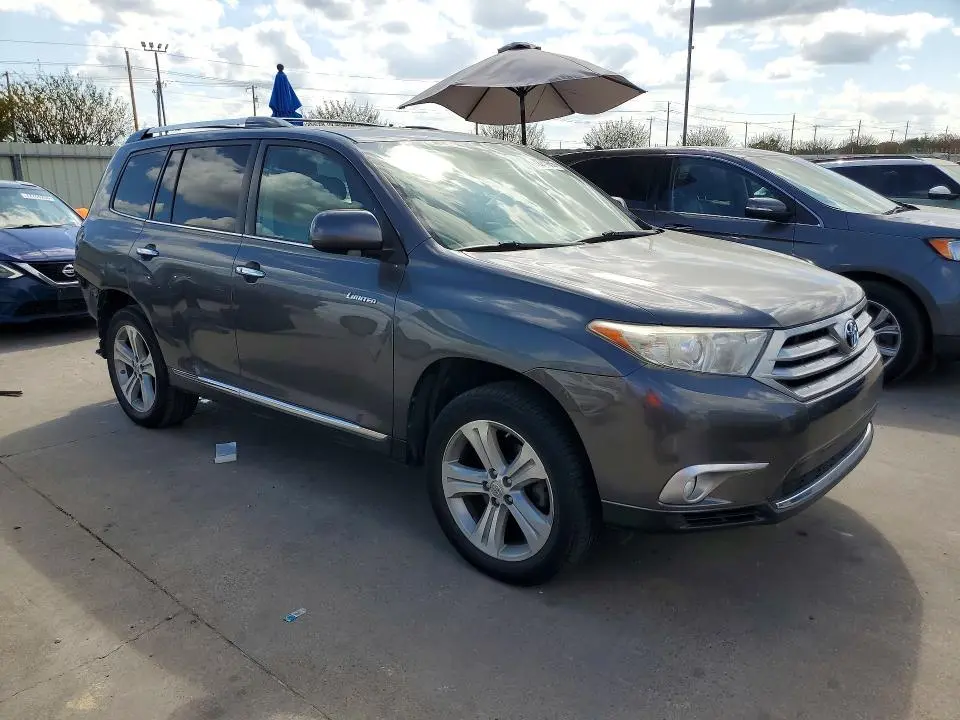 2013 TOYOTA HIGHLANDER LIMITED  