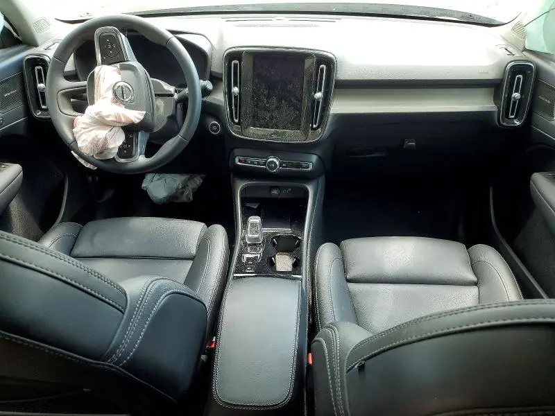 2024 VOLVO XC40 ULTIMATE  