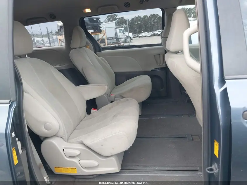 2014 TOYOTA SIENNA L V6 7 PASSENGER