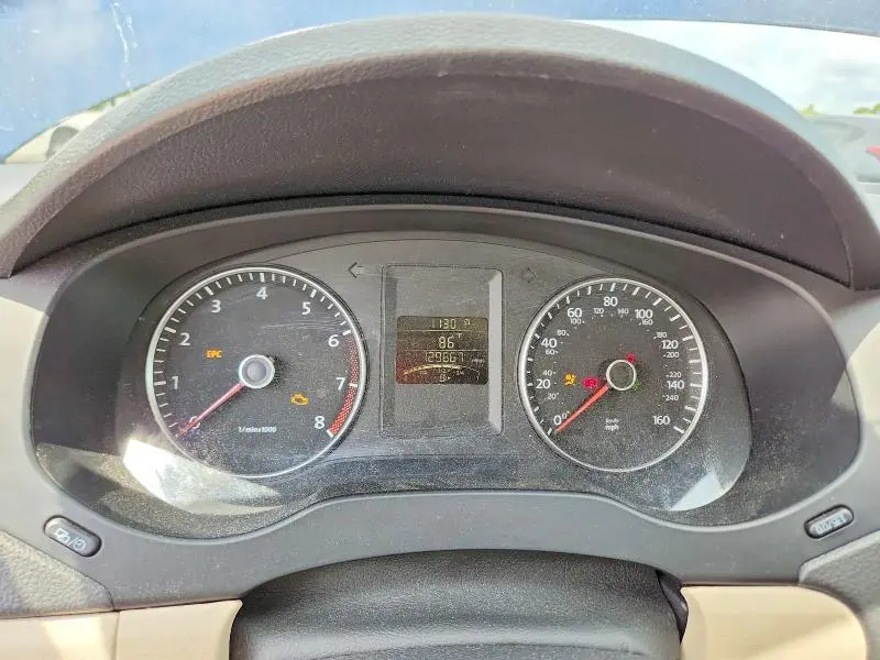2012 VOLKSWAGEN JETTA SE  