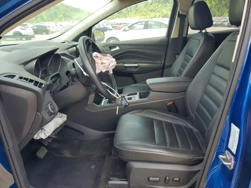 2017 FORD ESCAPE SE  