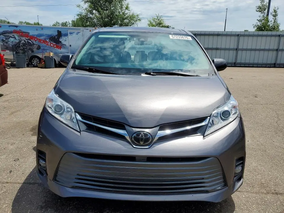 2020 TOYOTA SIENNA XLE 8-PASSENGER  