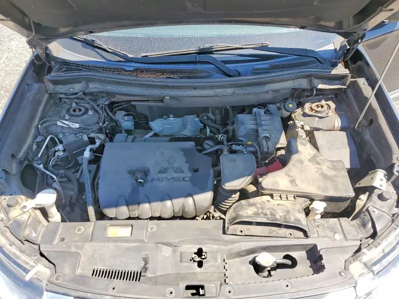 2019 MITSUBISHI OUTLANDER SE  