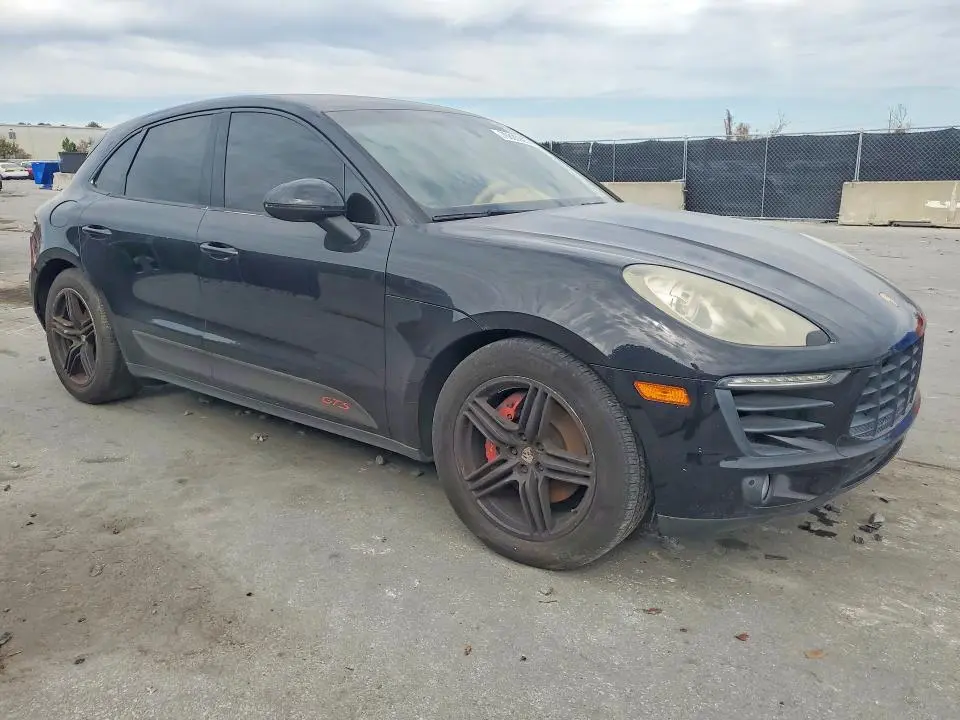 2016 PORSCHE MACAN S  