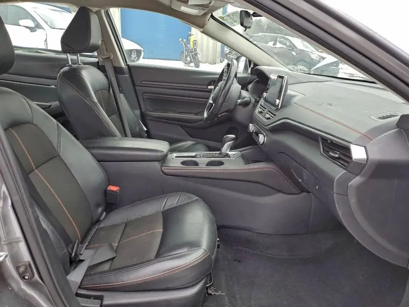 2022 NISSAN ALTIMA SR  