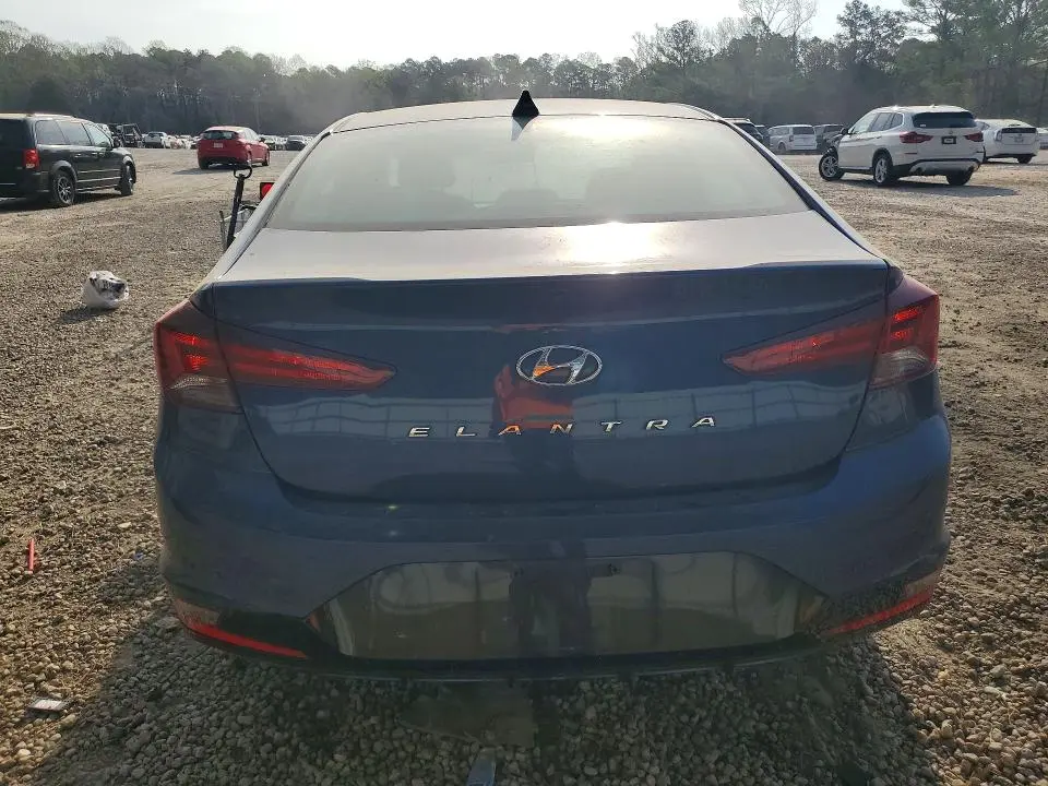 2020 HYUNDAI ELANTRA SEL  