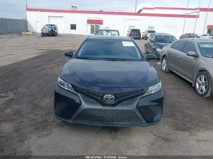 2018 TOYOTA CAMRY SE