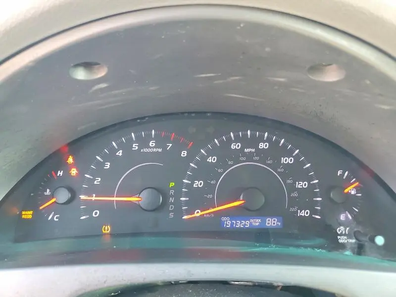 2011 TOYOTA CAMRY LE  