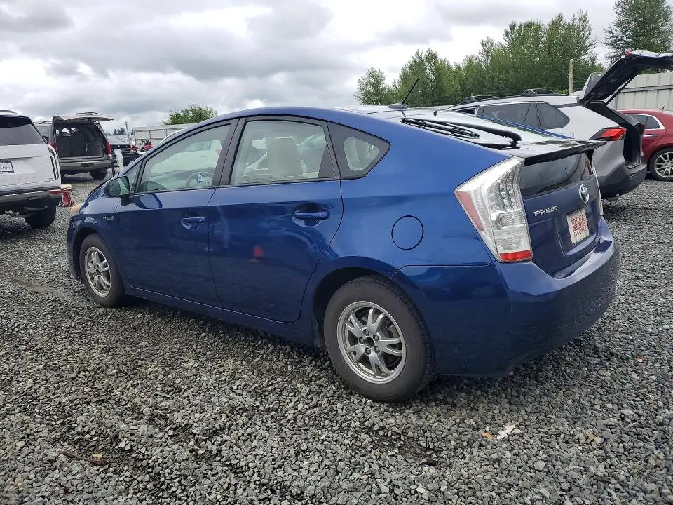 2010 TOYOTA PRIUS III  