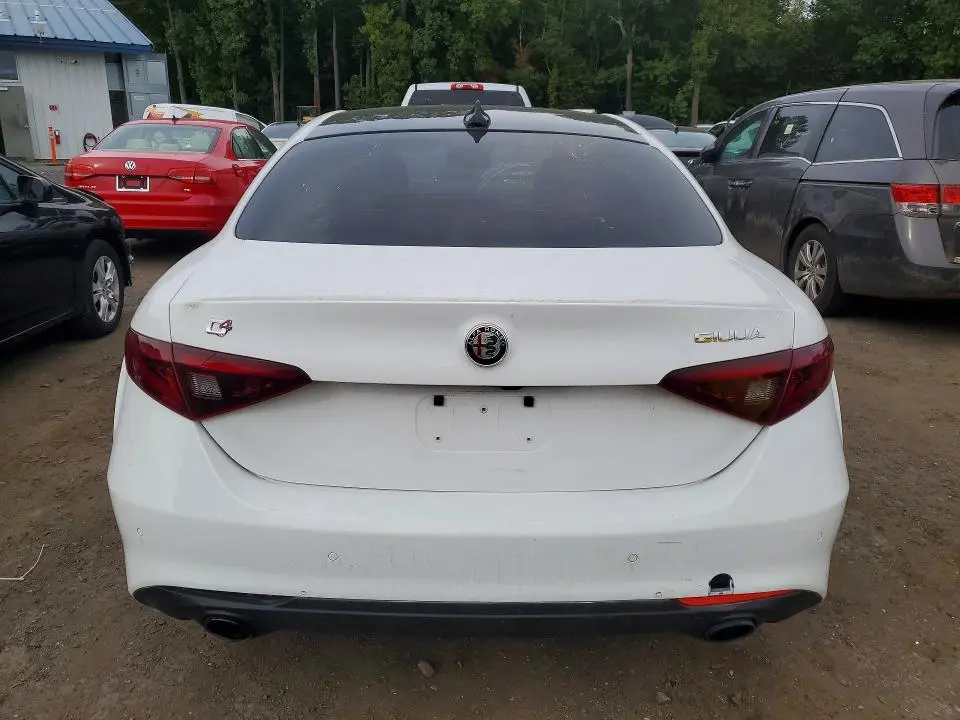 2022 ALFA ROMEO GIULIA SUPER  