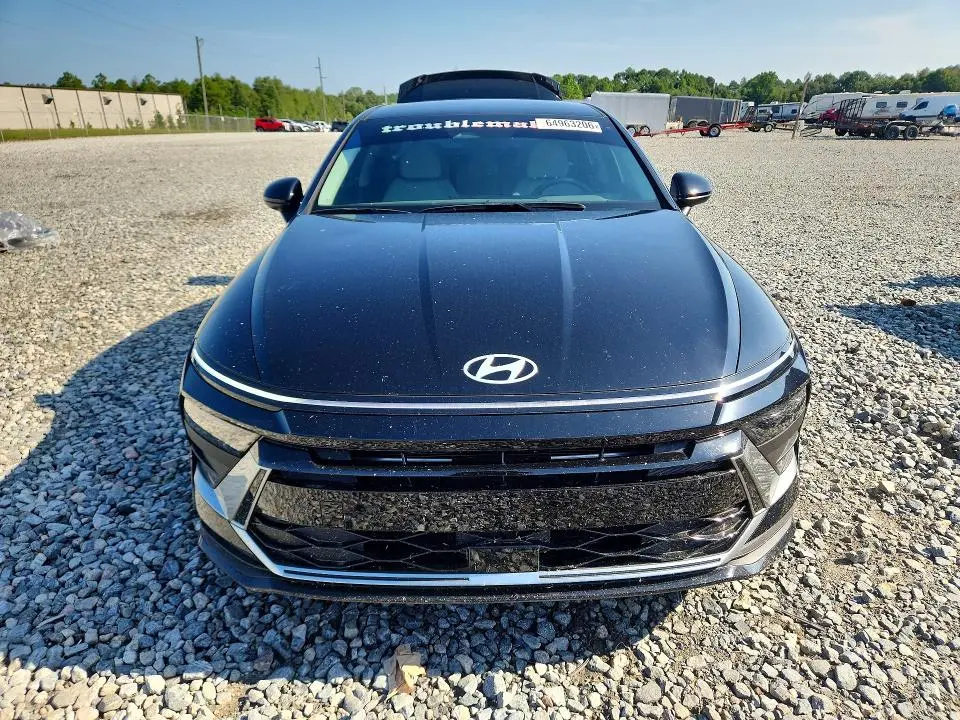2025 HYUNDAI SONATA SE  