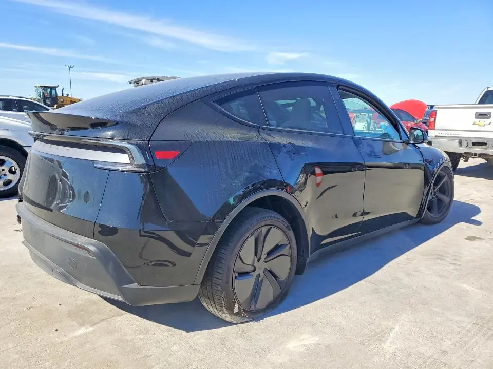2026 TESLA MODEL Y   