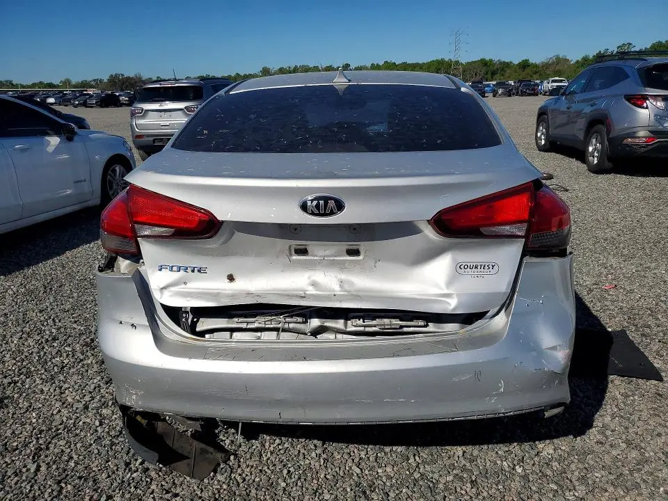 2017 KIA FORTE LX  