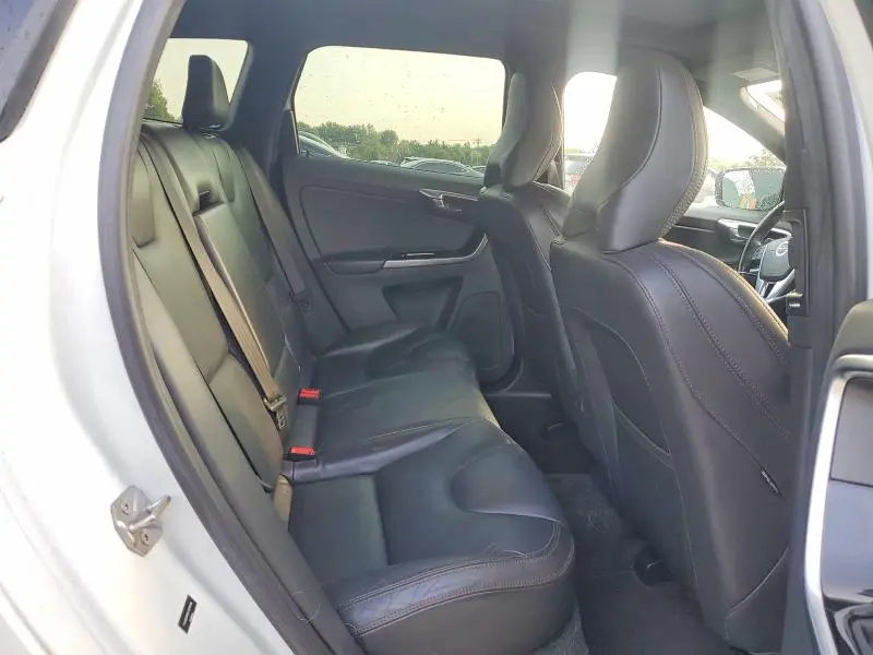 2015 VOLVO XC60 T6 PLATINUM  