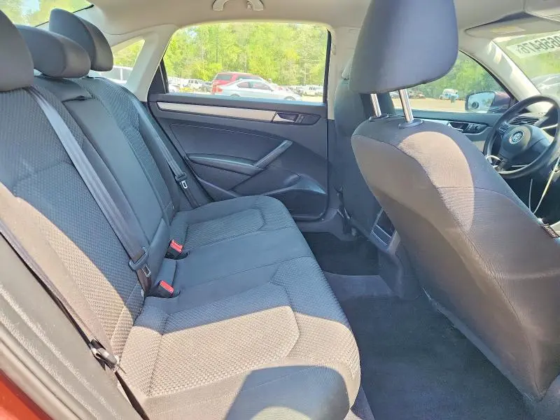 2014 VOLKSWAGEN PASSAT S  