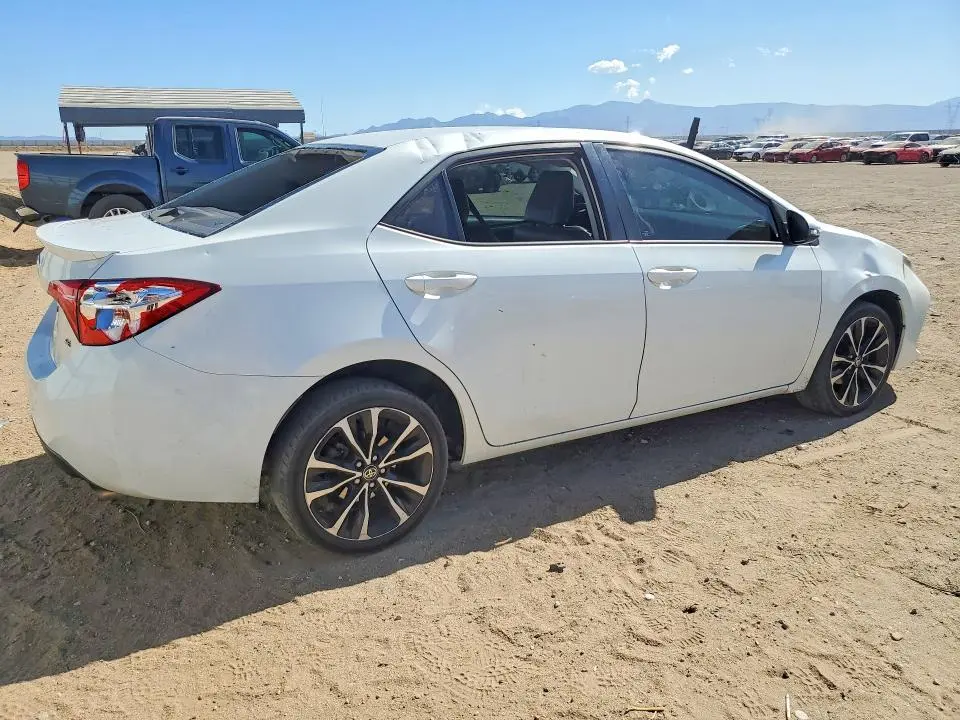 2017 TOYOTA COROLLA SE  