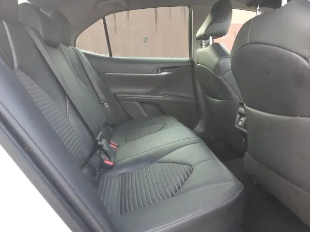 2018 TOYOTA CAMRY SE  