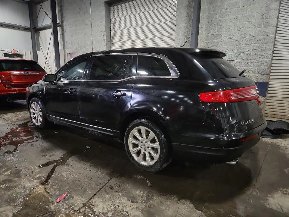 2019 LINCOLN MKT   