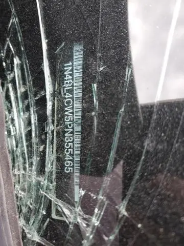 2023 NISSAN ALTIMA SR  