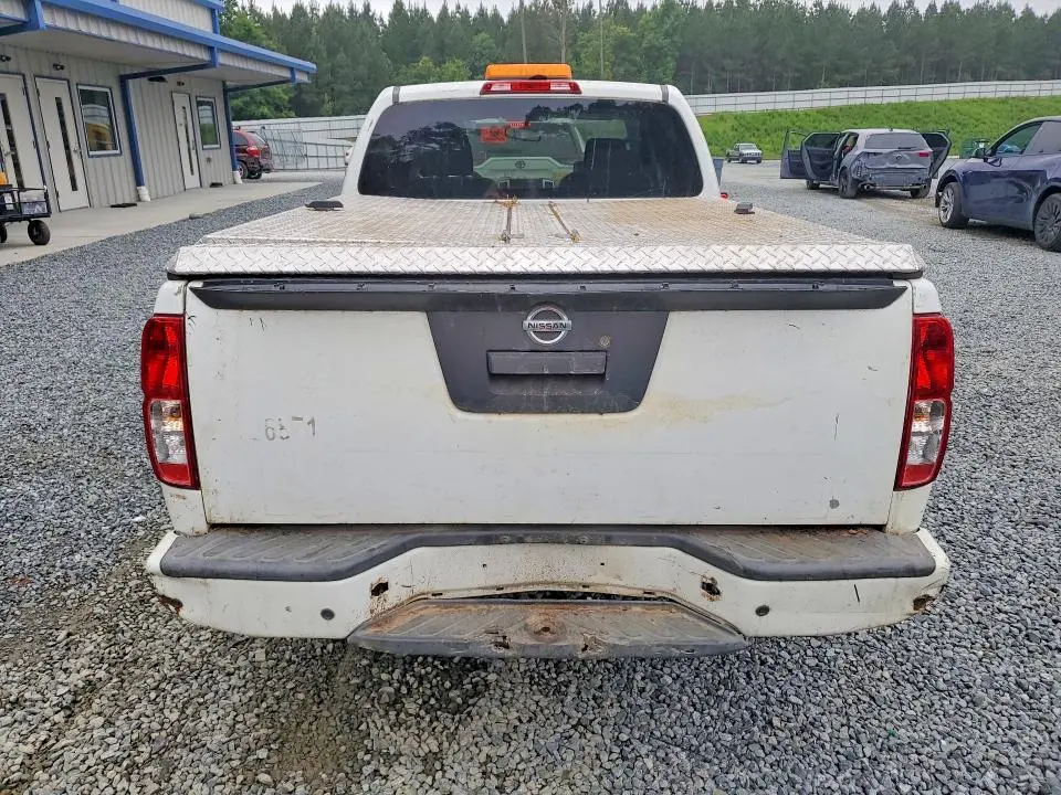 2017 NISSAN FRONTIER S  