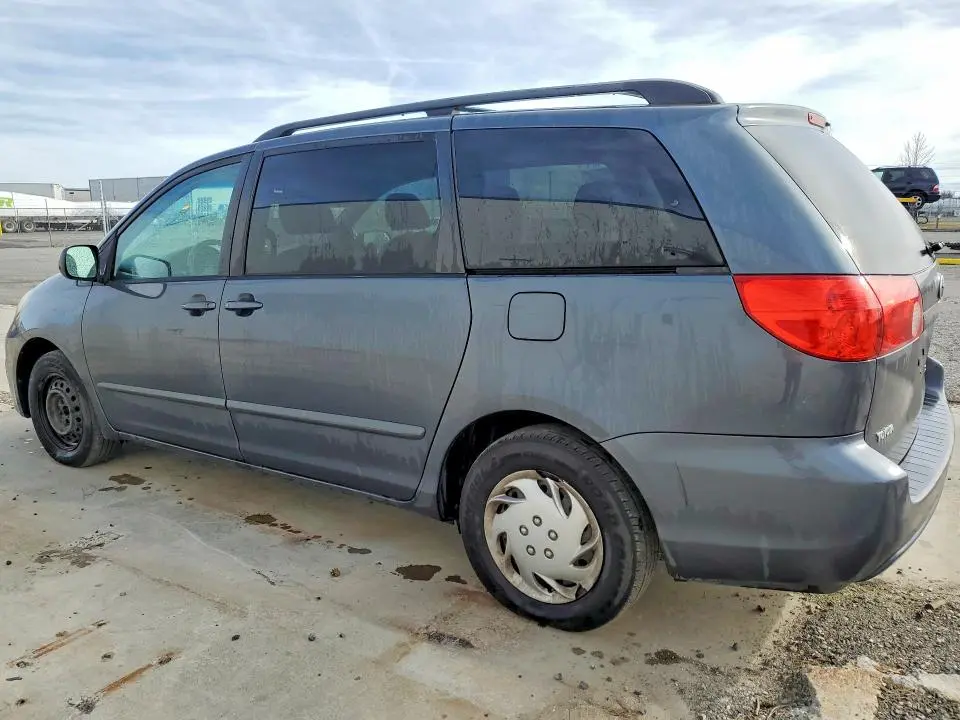 2010 TOYOTA SIENNA LE 7-PASSENGER  