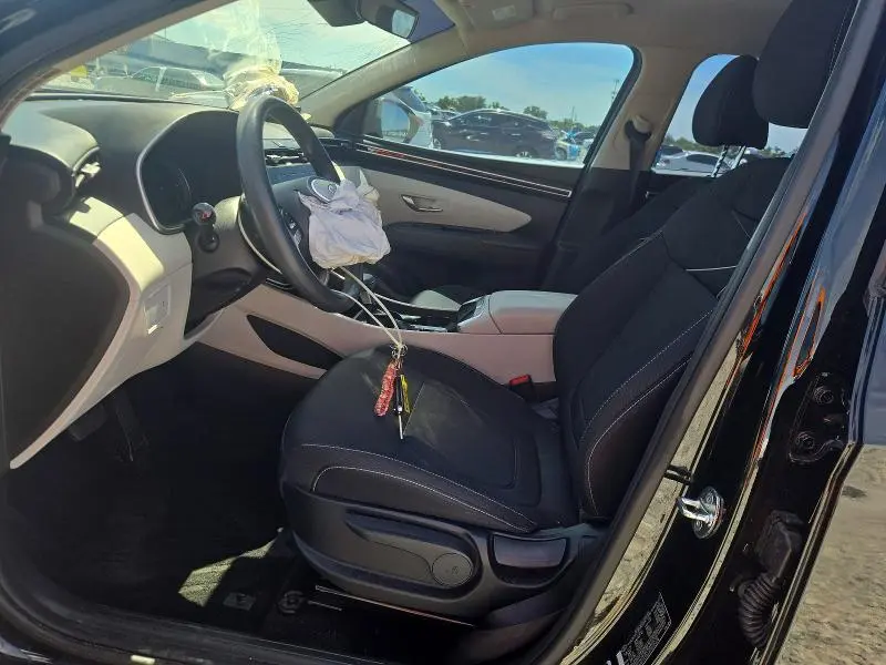 2023 HYUNDAI TUCSON SE  