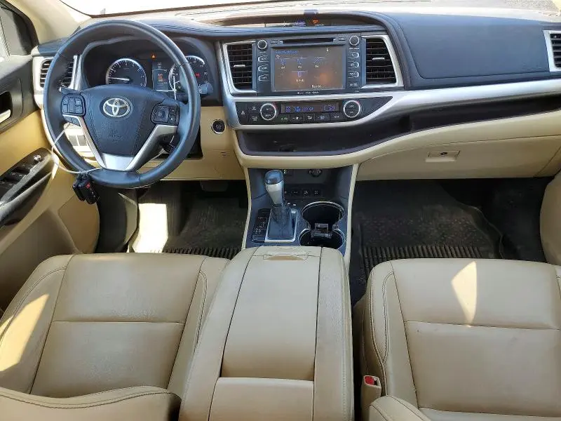 2016 TOYOTA HIGHLANDER XLE  