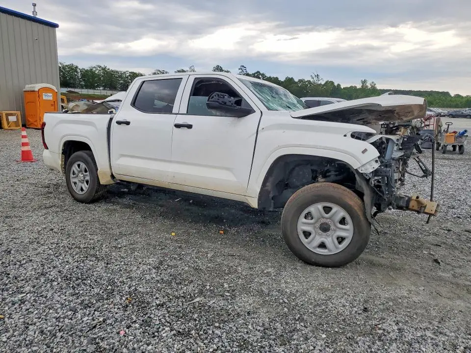 2025 TOYOTA TUNDRA SR  