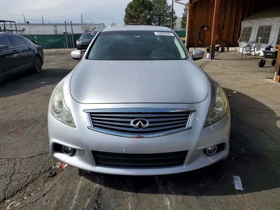 2011 INFINITI G37   