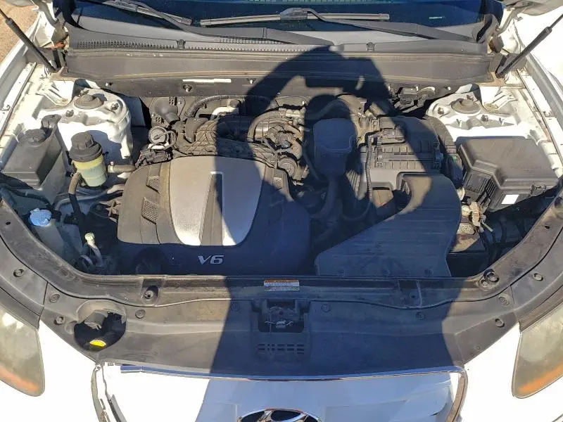 2011 HYUNDAI SANTA FE SE  