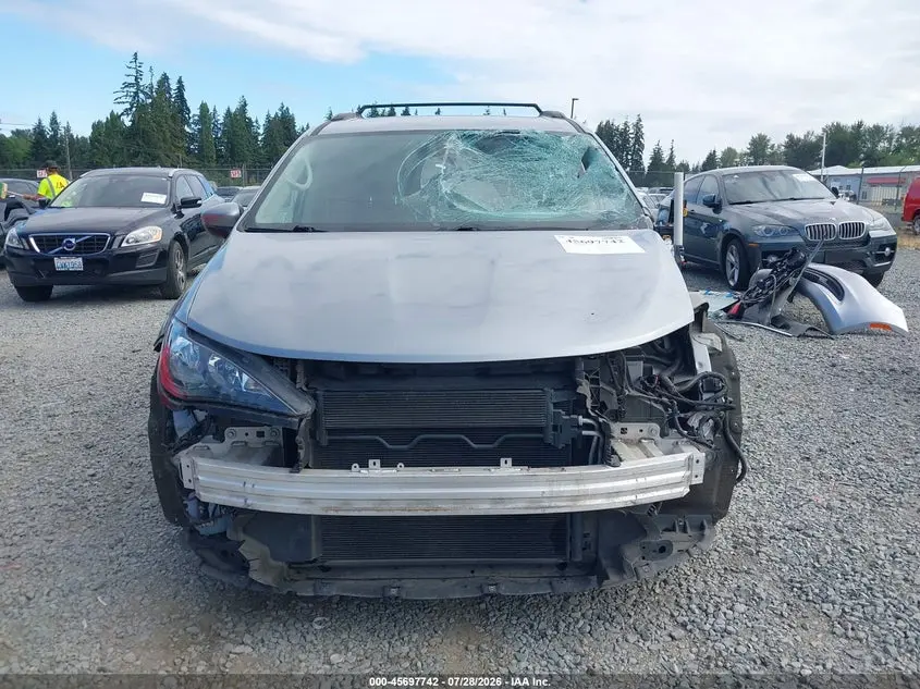 2021 CHRYSLER VOYAGER LXI