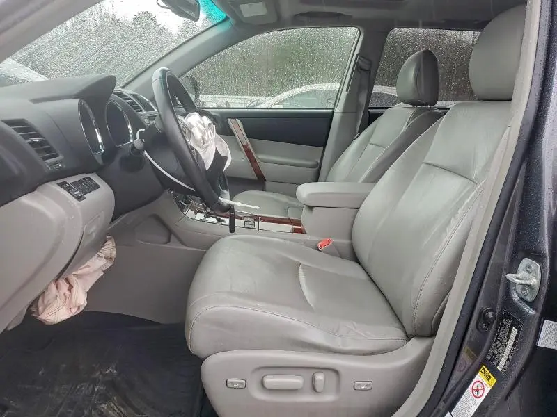 2011 TOYOTA HIGHLANDER LIMITED  