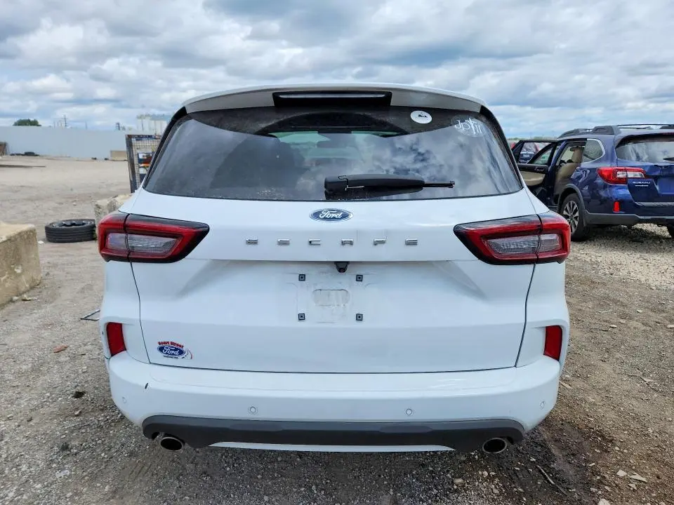 2023 FORD ESCAPE ST LINE  