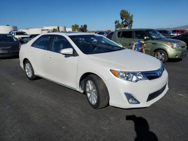 2014 TOYOTA CAMRY SE  