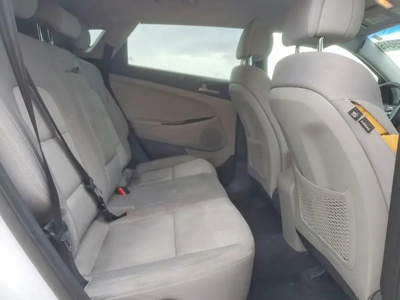 2018 HYUNDAI TUCSON SE  