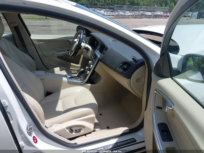2015 VOLVO V60 T5 PREMIER