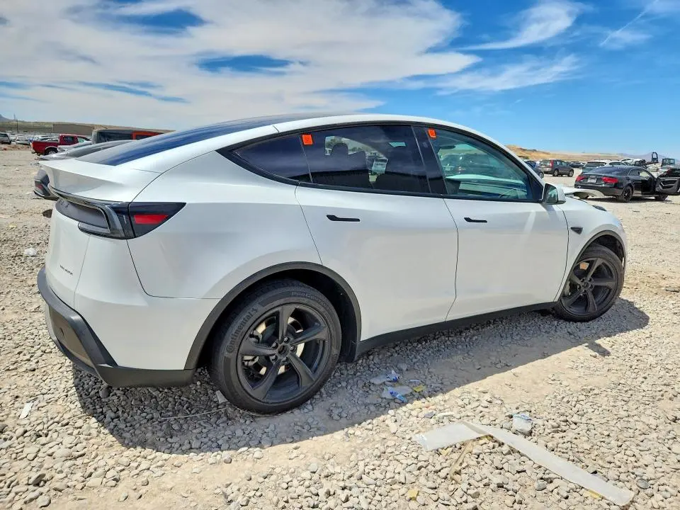 2026 TESLA MODEL Y   