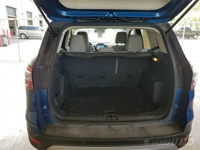 2017 FORD ESCAPE SE