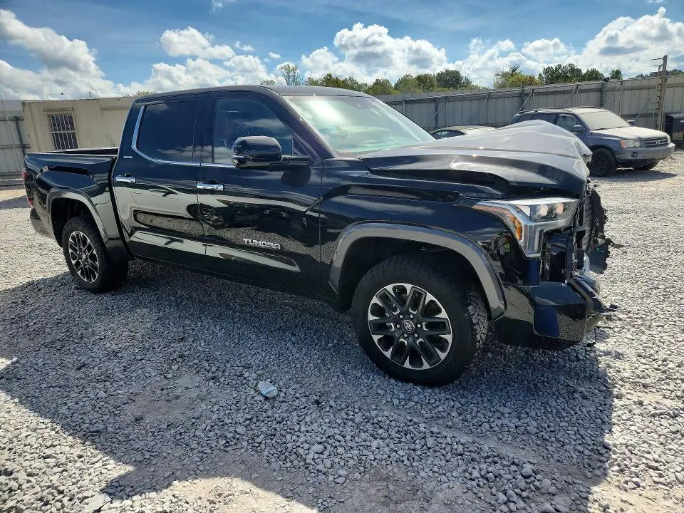 2026 TOYOTA TUNDRA CREWMAX LIMITED  