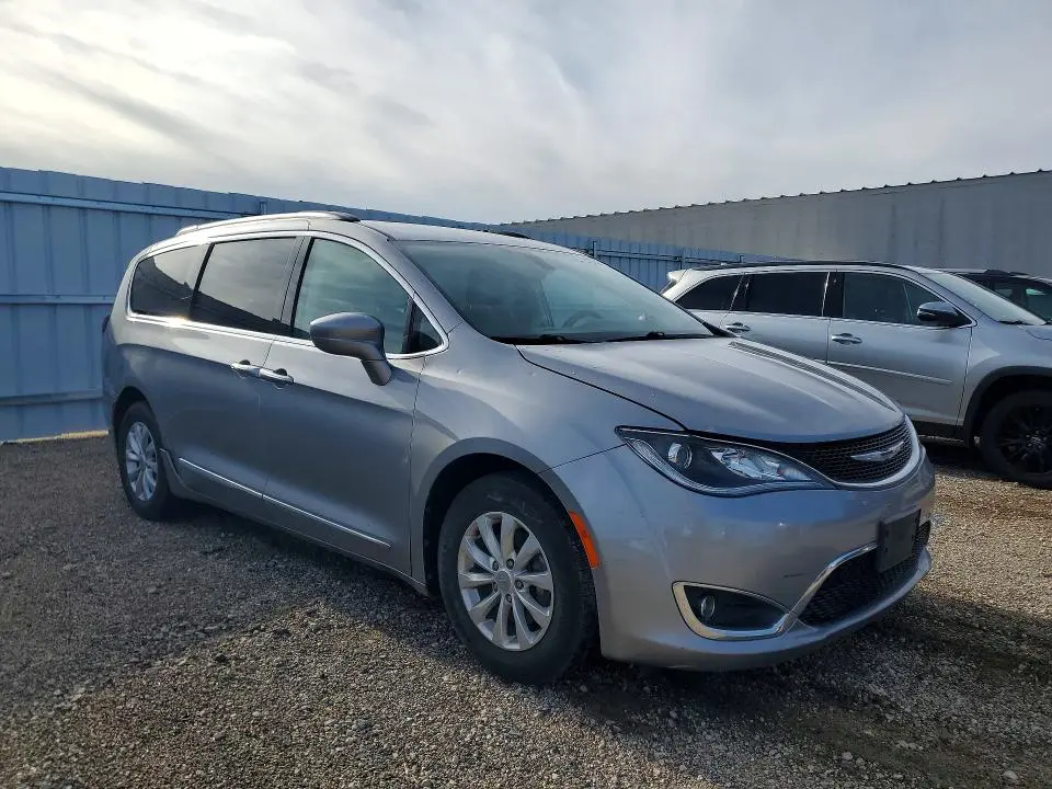 2017 CHRYSLER PACIFICA TOURING L  
