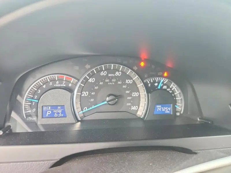 2014 TOYOTA CAMRY SE  