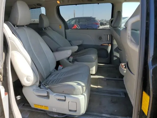 2014 TOYOTA SIENNA XLE  