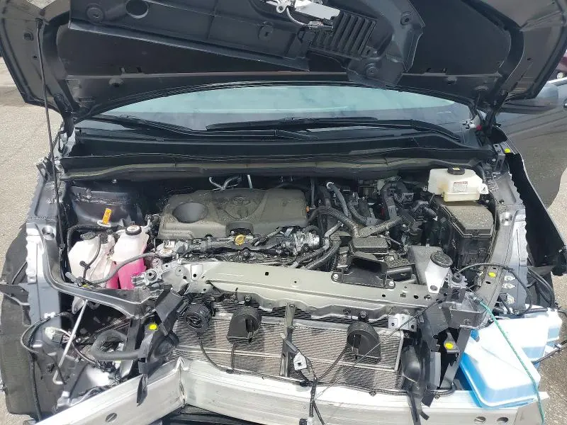 2025 TOYOTA SIENNA XLE 8-PASSENGER  