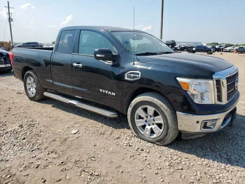 2017 NISSAN TITAN SV  
