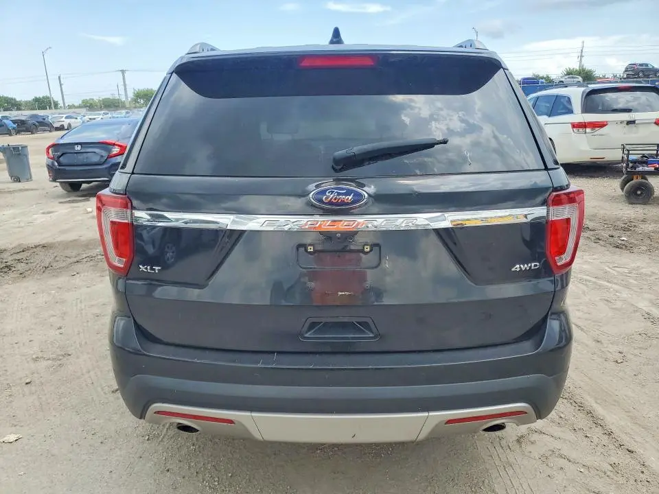 2017 FORD EXPLORER XLT  