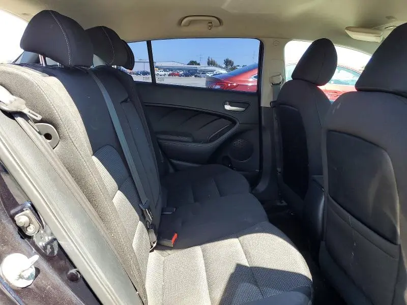 2017 KIA FORTE LX  