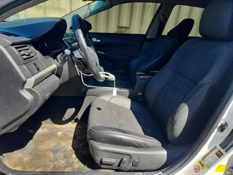 2015 TOYOTA CAMRY SE  