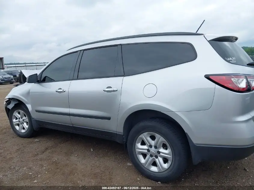 2014 CHEVROLET TRAVERSE LS