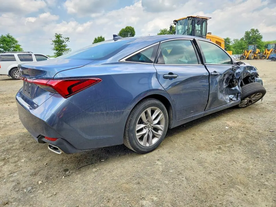 2021 TOYOTA AVALON XLE  